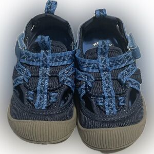 OshKosh B’gosh blue water shoes Sz 5 (baby)